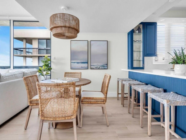 Beachfront Longboat Key Vacation Condo with Tennis Courts